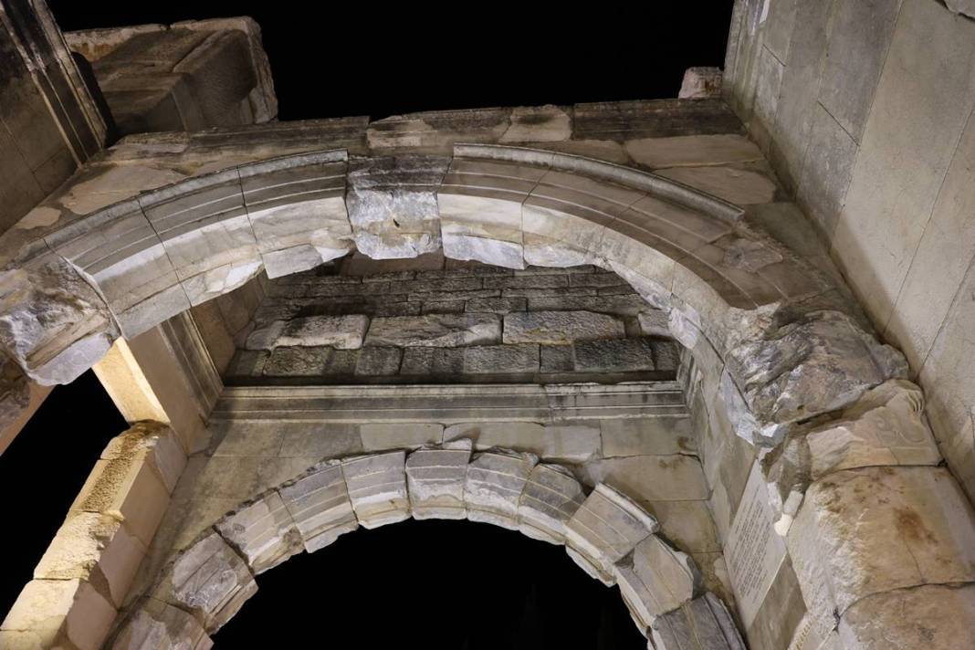 O kentte 'gece müzeciliği' başladı: Turistler buraya akın ediyor! 7